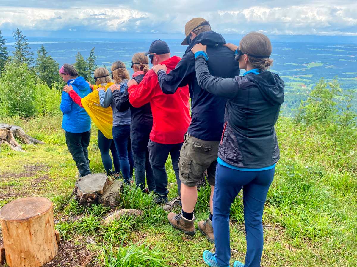 Easy Teambuilding alpine Peak Oberland